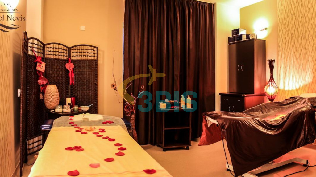 Hotel Nevis din Oradea Oferte și tarife. Birou de Rezervari. Calculează-ți oferta singur, in 2 minute!