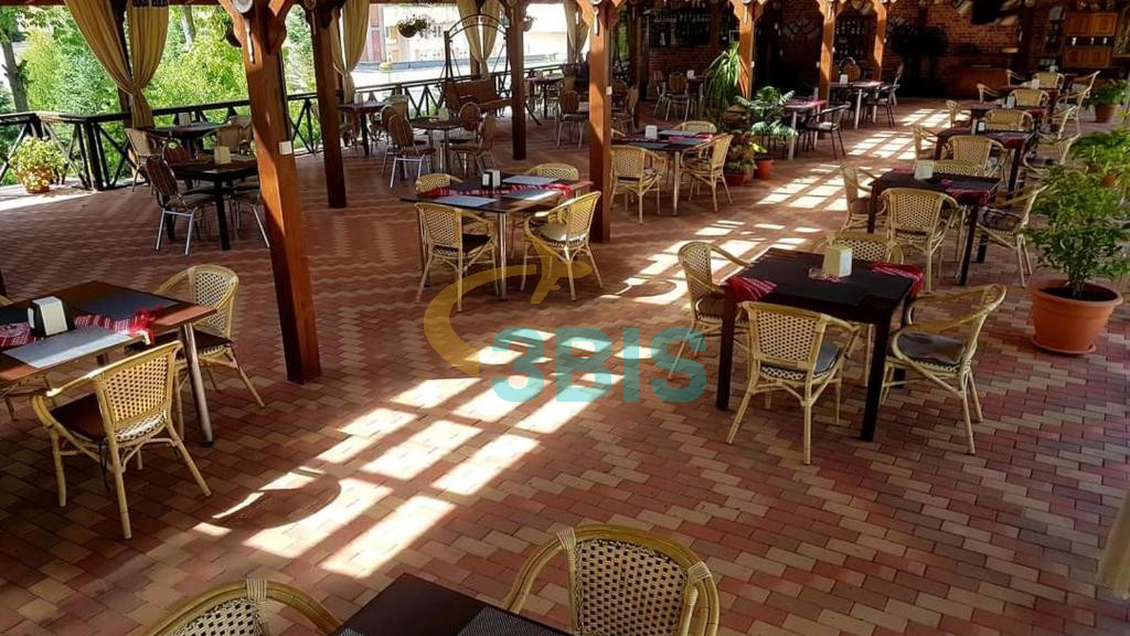 Hotel Suprem din Baile Olanesti Oferte și tarife. Birou de Rezervari. Calculează-ți oferta singur, in 2 minute!