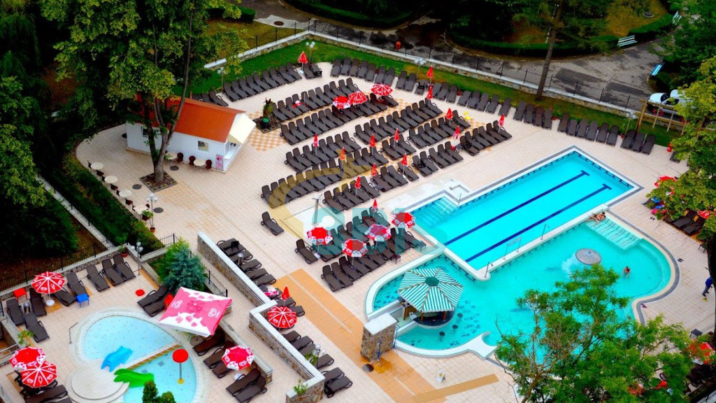 Hotel Nufarul din Baile Felix Oferte și tarife. Birou de Rezervari. Calculează-ți oferta singur, in 2 minute!