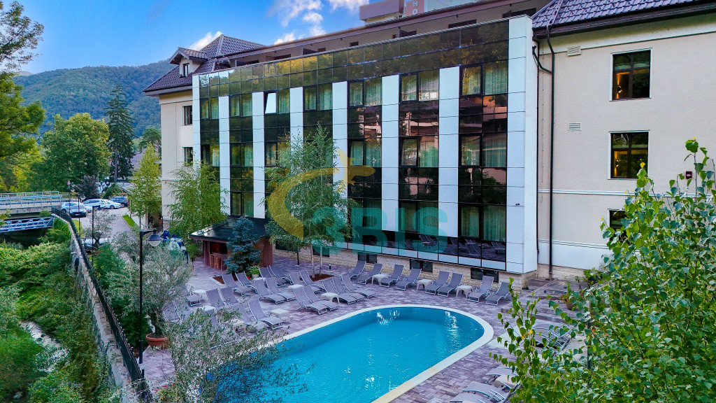 Hotel Izvoare din Calimanesti-Caciulata Oferte și tarife. Birou de Rezervari. Calculează-ți oferta singur, in 2 minute!