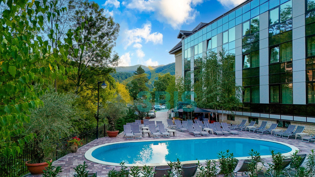 Hotel Izvoare din Calimanesti-Caciulata Oferte și tarife. Birou de Rezervari. Calculează-ți oferta singur, in 2 minute!