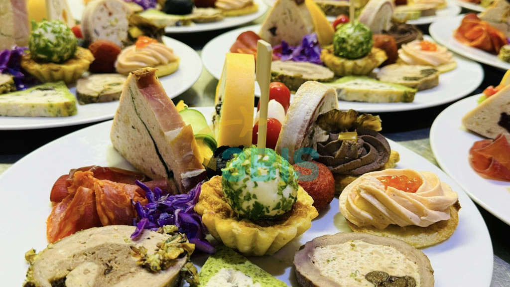 Hotel Craiasca din Ocna Sugatag Oferte și tarife. Birou de Rezervari. Calculează-ți oferta singur, in 2 minute!