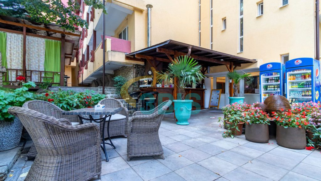 Hotel Livadia  din Baile Olanesti Oferte și tarife. Birou de Rezervari. Calculează-ți oferta singur, in 2 minute!