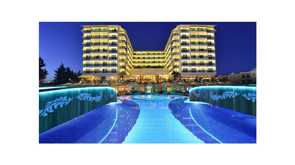 Hotel AZURA DELUXE RESORT & SPA HOTEL din Alanya Oferte și tarife. Birou de Rezervari. Calculează-ți oferta singur, in 2 minute!