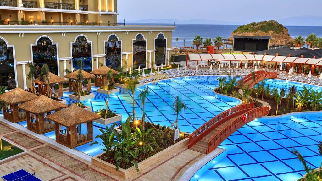 Hotel SUNIS EFES ROYAL PALACE HOTEL din Ozdere Oferte și tarife. Birou de Rezervari. Calculează-ți oferta singur, in 2 minute!