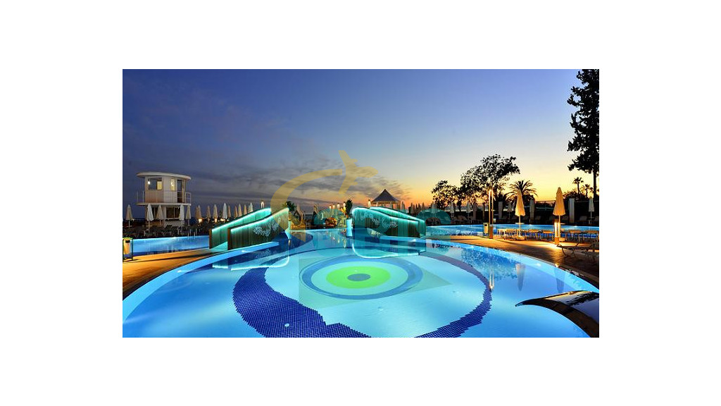 Hotel AZURA DELUXE RESORT & SPA HOTEL din Alanya Oferte și tarife. Birou de Rezervari. Calculează-ți oferta singur, in 2 minute!