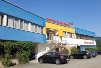 Motel Blue River