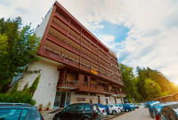 12 NOPTI / TRATAMENT (asigurati) / DUBLA DELUXE / 2 ADULTI (+ 1 copil 14 ani) + PENSIUNE COMPLETA bufet suedez + 3 proceduri/zi + acces SPA