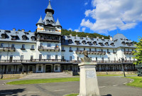 minim 2 nopti / SINGLE STANDARD / 1 ADULT + masa card valoric 70 lei/zi/persoana + jumătate de tarif la piscine termale (luni-joi)